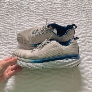 Brand new Hoka Bondi 6